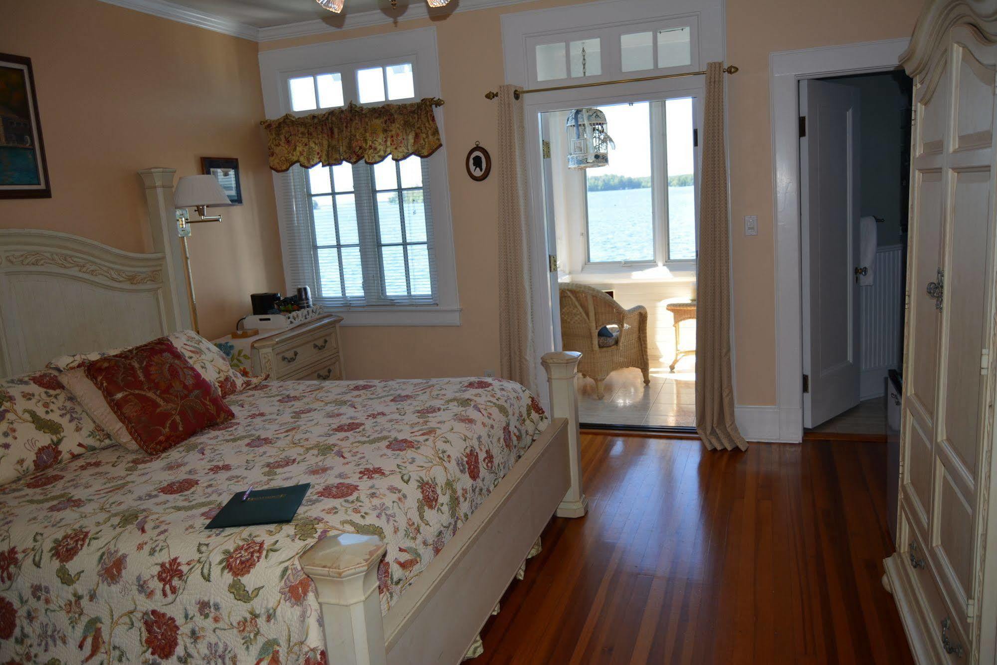 Lake George Boathouse Waterfront Lodging Bolton Landing Kültér fotó